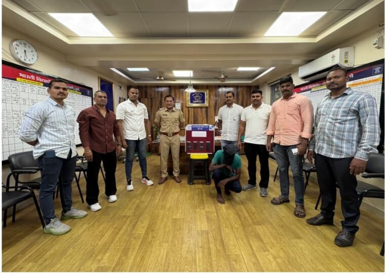 कात्रज परिसरात जबरी चोरी करणाऱ्या सराईत गुन्हेगाराला भारती विद्यापीठ पोलिसांकडून अटक; १ लाख ३० हजारांचे ४ मोबाईल जप्त