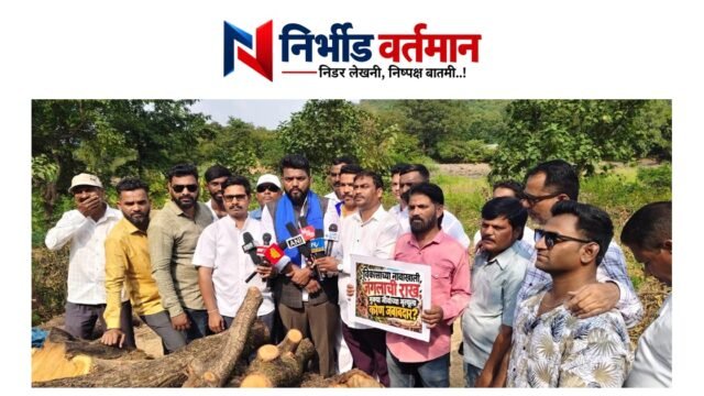 दीपक केदार माध्यमांशी बोलताना आणि उपस्थित कार्यकर्ते