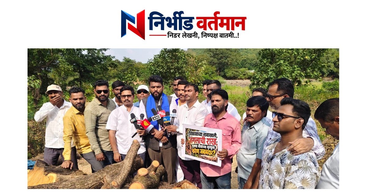 दीपक केदार माध्यमांशी बोलताना आणि उपस्थित कार्यकर्ते